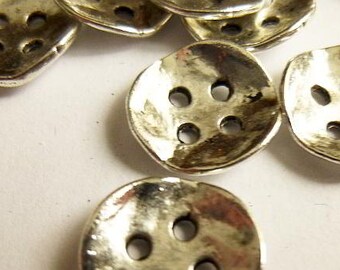 10 Antiqued Silver Metal Buttons 14mm x 14mm (4/8"x4/8") - 4 hole Silver Button (21689)