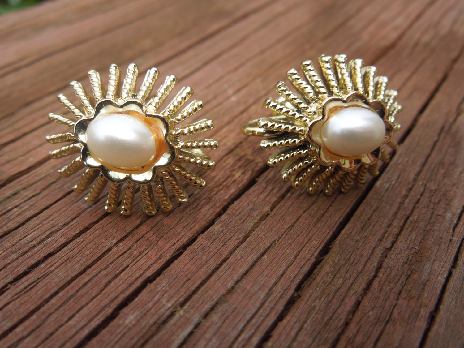 Vintage CORO Earrings Screw Back Gold Tone with Faux Pearl