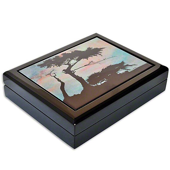 Black Lacquered Keepsake Box with Ceramic Tile Featuring Lone