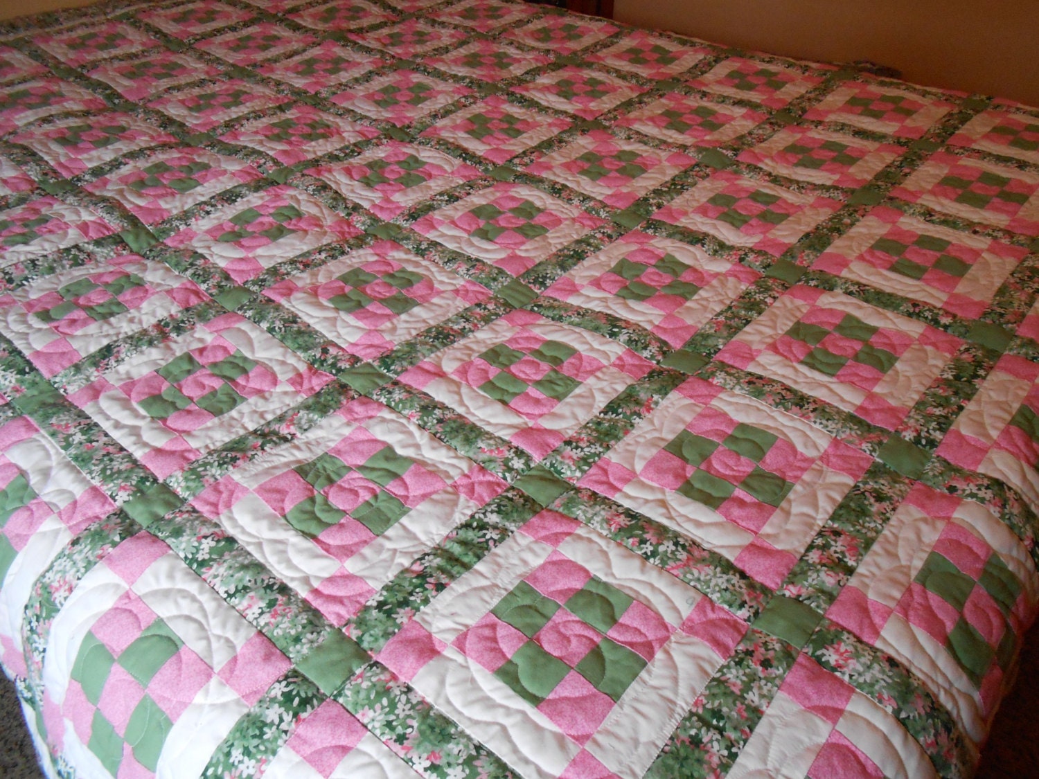 queen-sized-quilt-nine-patch-with-sashing