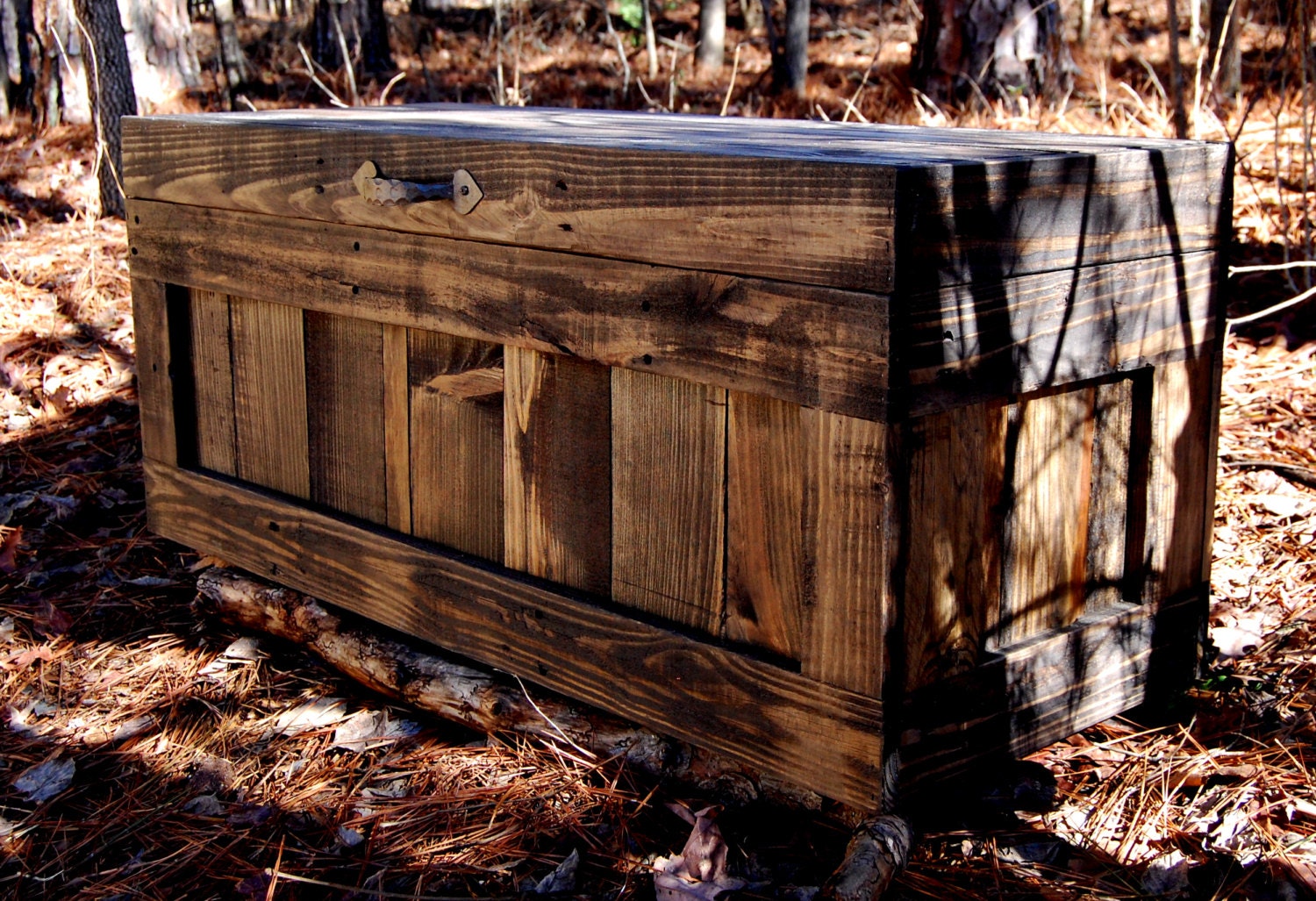 Large Jacobean Hope Chest/Coffee Table/End of the Bed Bench interior design, photos, home decor, and interior design ideas Trunk For End Of Bed 1027 x 1500