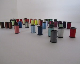 Miniature spools of thread, colorful thread, lot 40 plus threads