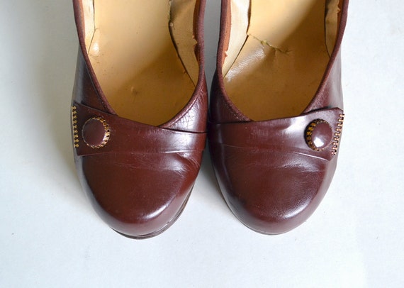 1940s Shoes / Brown Babydoll Shoes / 1940s Shoes / 40s Pump