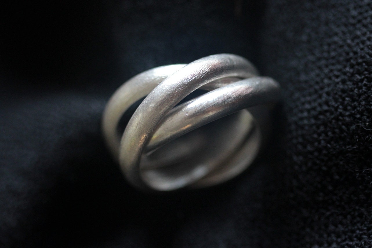 Handmade 3 Intertwined Rings in Thai Silver R0019