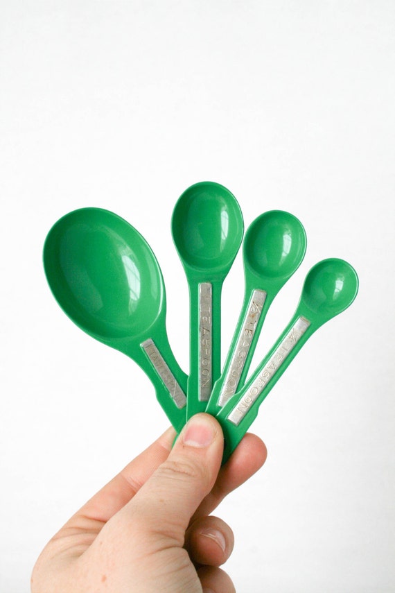 Vintage Measuring Spoons Set of 4 Emerald Green Vintage