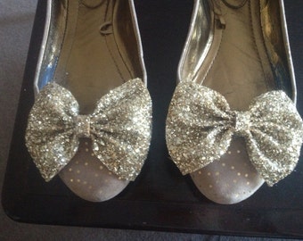 Pair of Gold glitter bow shoe clips, gold glitter bow, shoe clip, handmade shoe clips, glitter gold material, pair of bow shoe clips