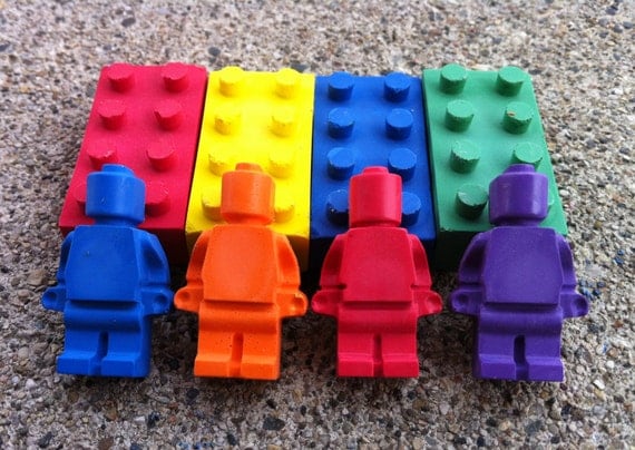 8pk. Bricks & Mini figures- Light colors