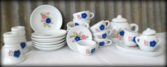 strombecker corp tea set