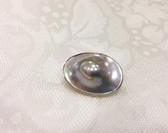 10K Grey Blister Pearl Brooch