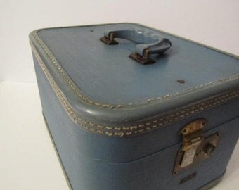 Vintage train case, vintage luggage, travel case, overnight bag