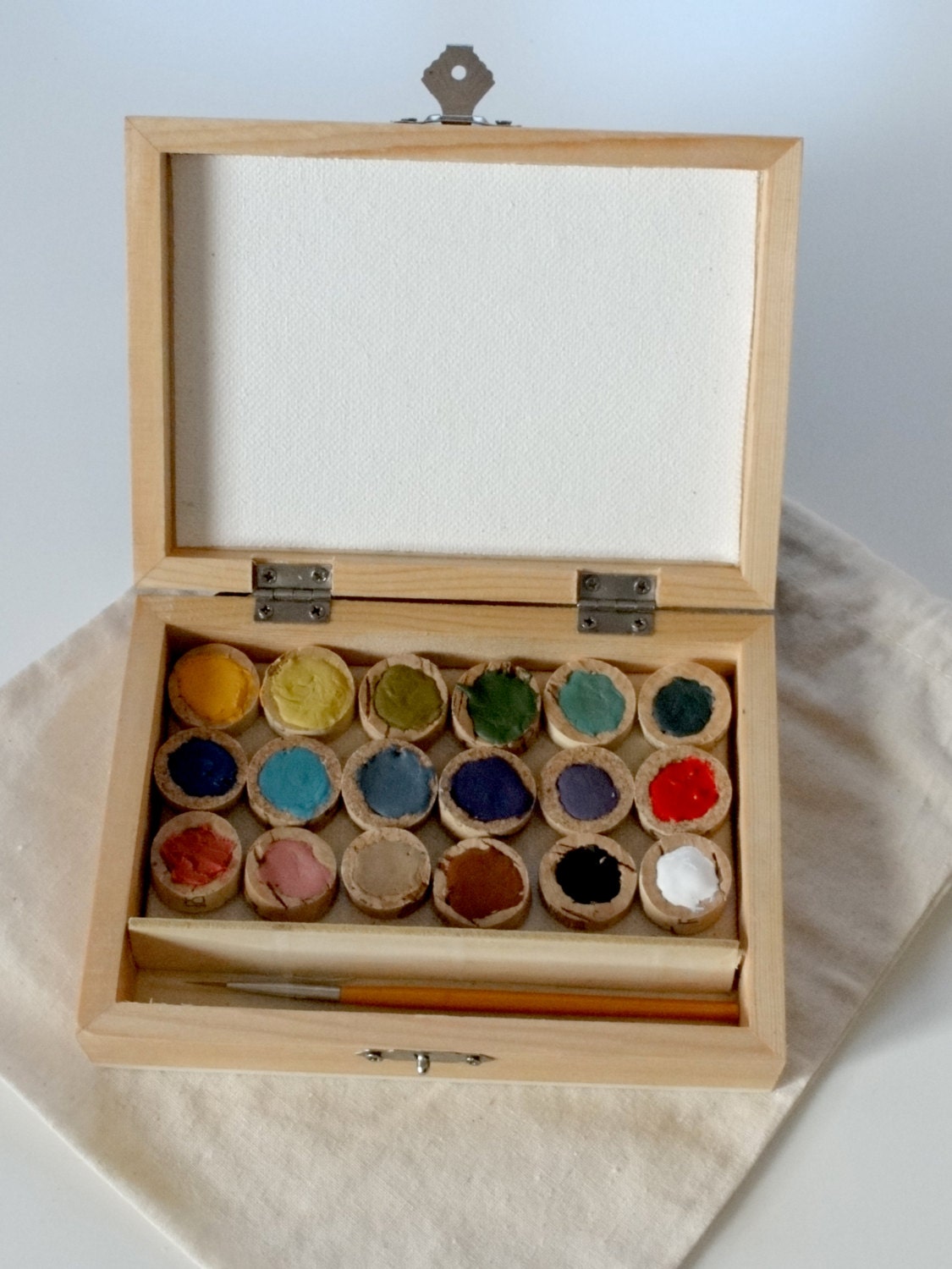 Handmade Watercolour Kit 18 colours