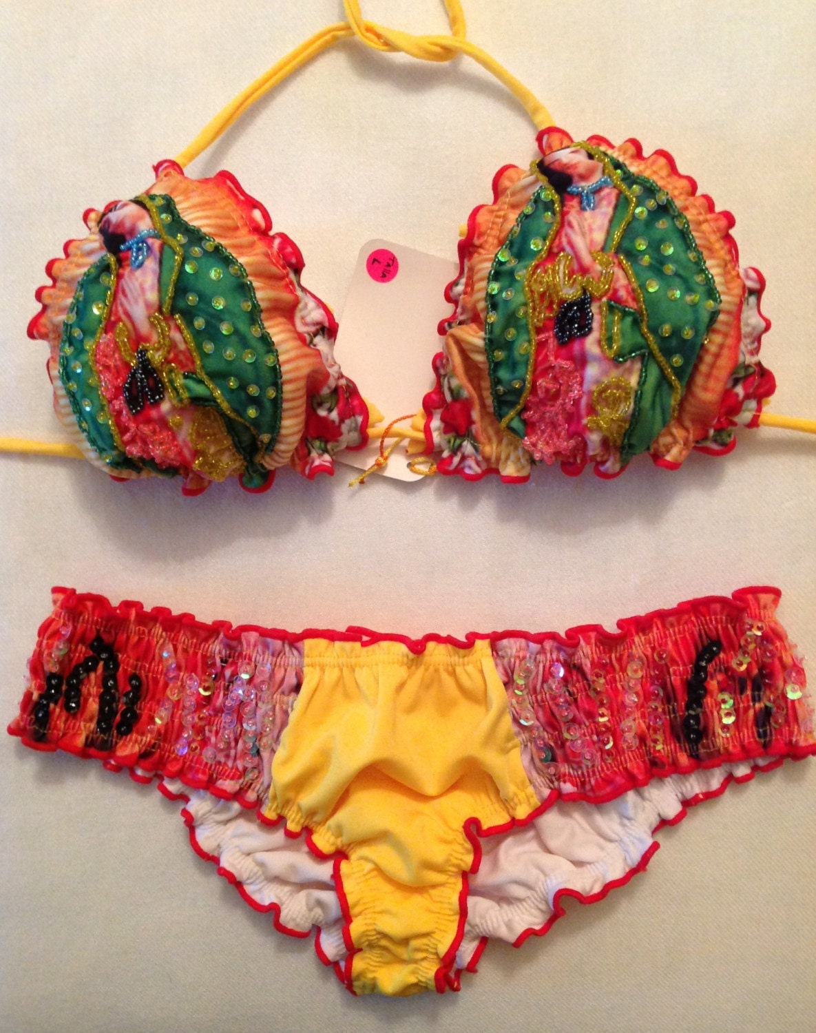 Vestido de baño decorado en lentejuelas chaquiras y