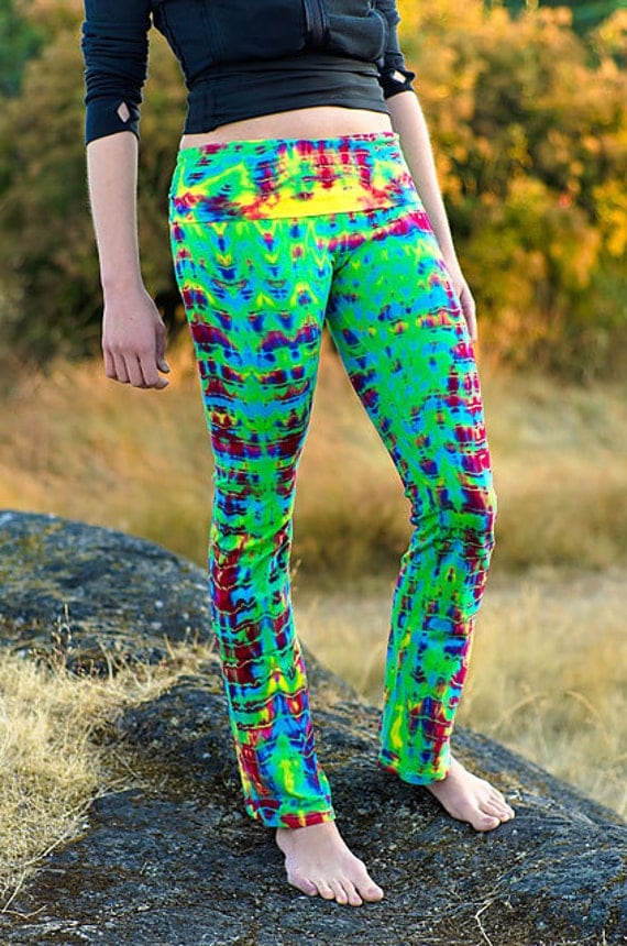 XL Rainbow Spiral Flare Cut Tie Dyed Yoga Pants With a Heart on the Hip –  Pieceful Worlds Clothing