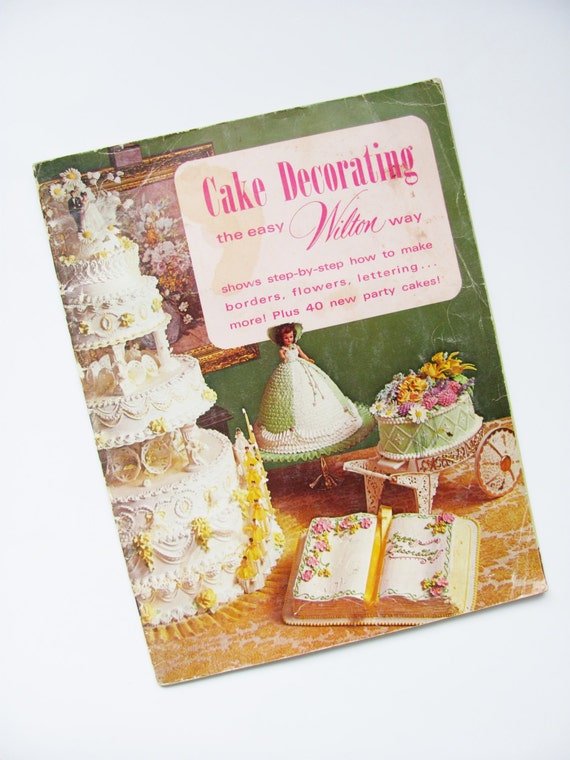 Items Similar To Vintage Wilton Cake Decorating Book 1973
