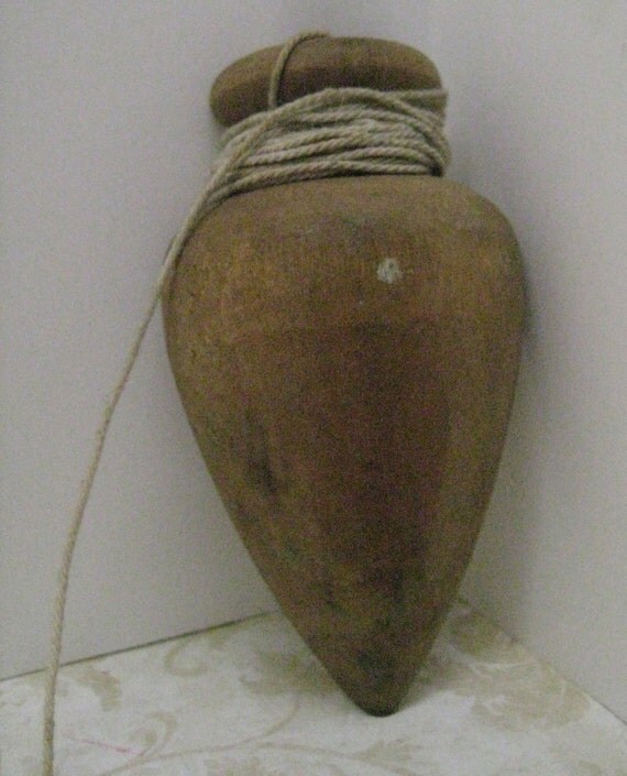 Vintage Wooden Plumb Bob // Flat Back
