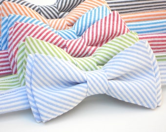 Boys seersucker bow tie, boys bow tie, ring bearer bow tie, seersucker wedding ties, groomsmen bow tie, groom bow tie, blue bow tie