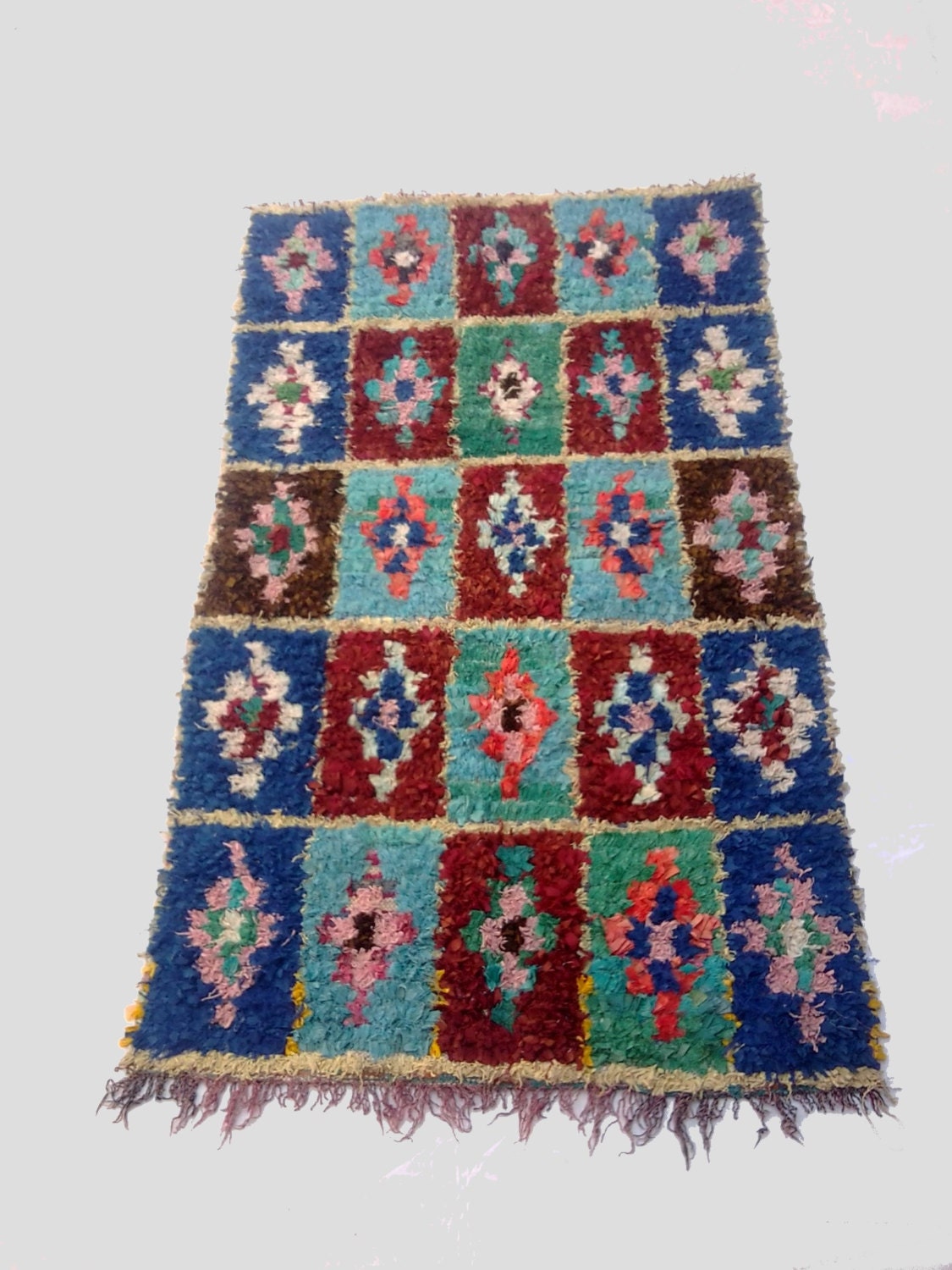 Large vintage Moroccan rug woven by hand from by MoroccanTribal