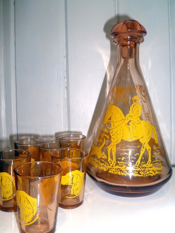 Vintage hunting scene decanter and six shot glasses