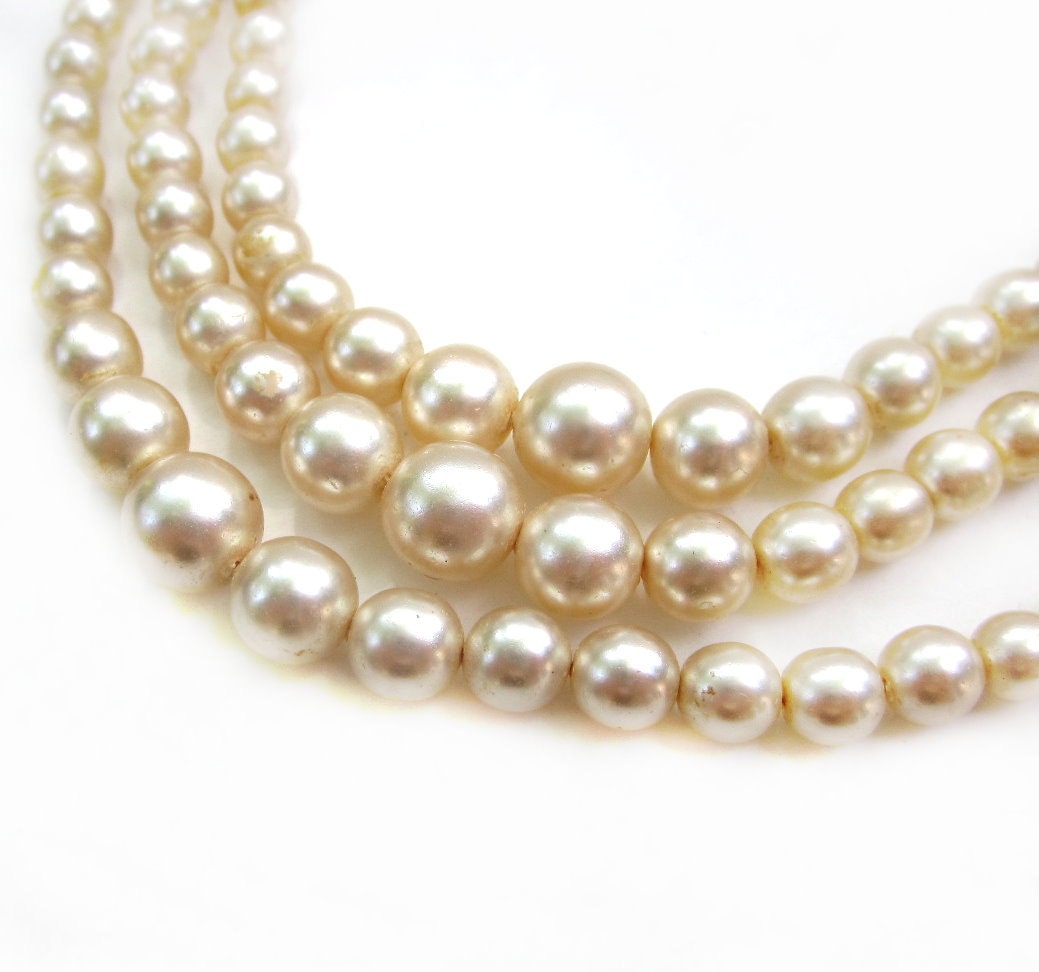 Vintage Ivory Glass Pearl Bead Necklace Rhinestone Clasp 6530