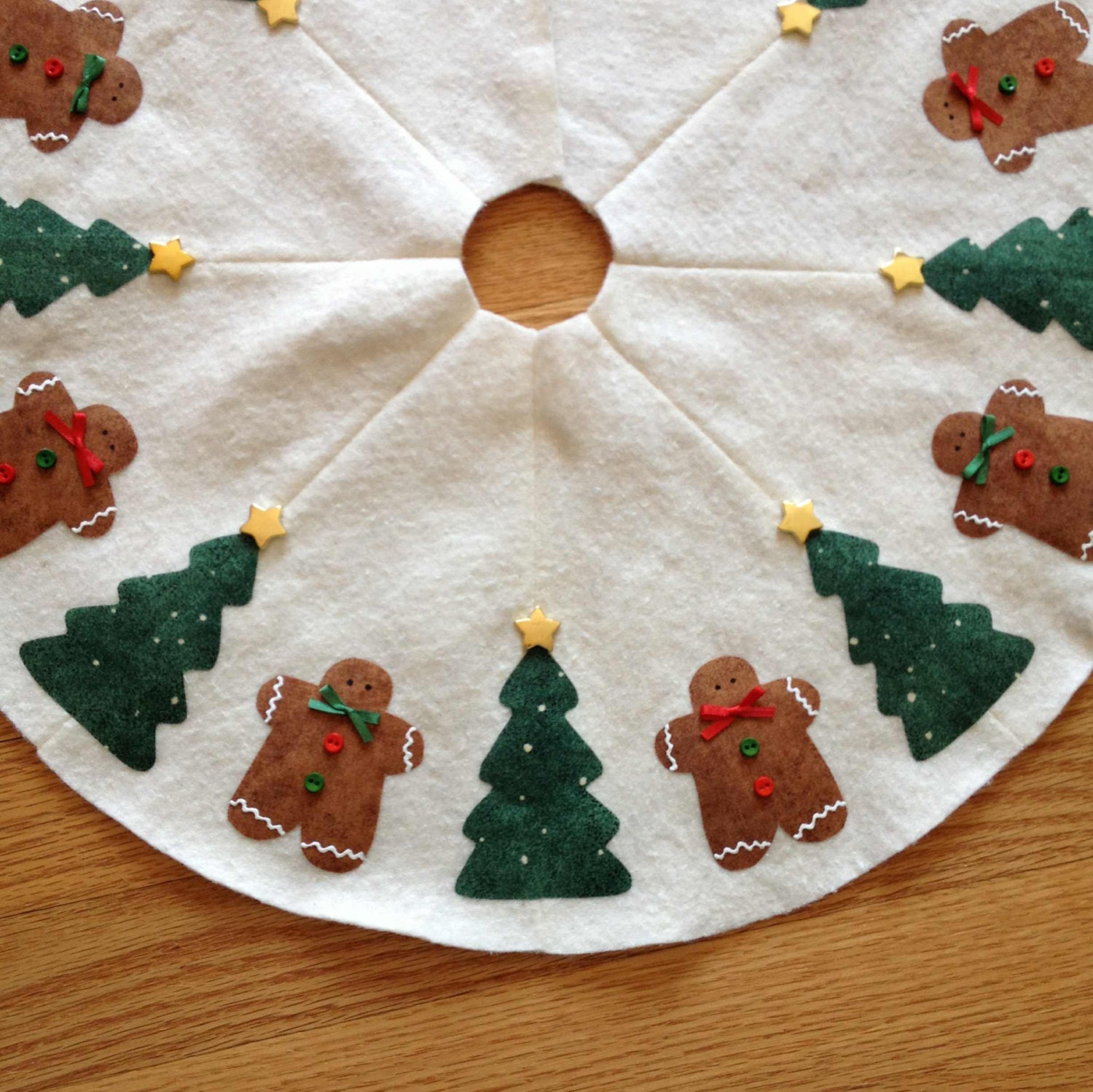 Gingerbread Man and Tree Mini Tree Skirt Red and Green