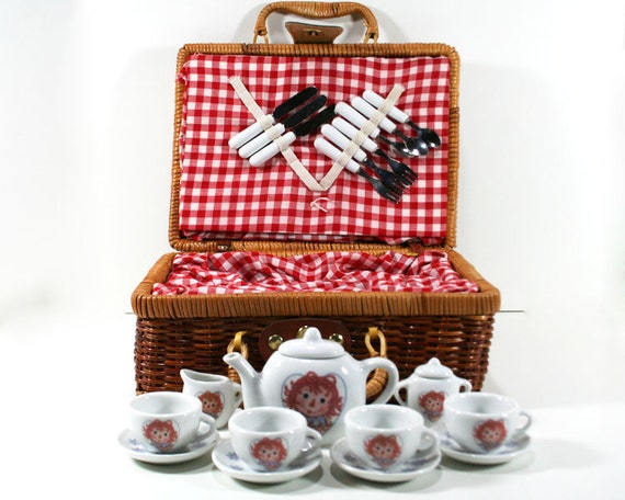 raggedy ann tea set basket