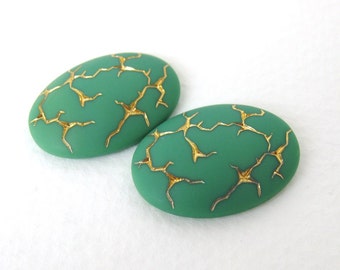 Vintage Glass Cabochon Emerald Green Gold Lines Carved Effect Oval 25x18mm gcb0829 (2)