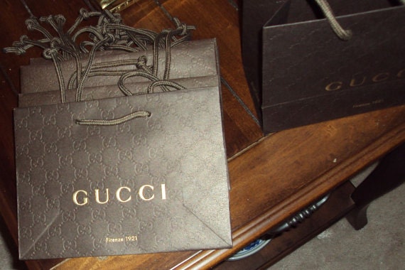10 Gucci Shopping Bag Embossed Logo Brown Gold writing Paper