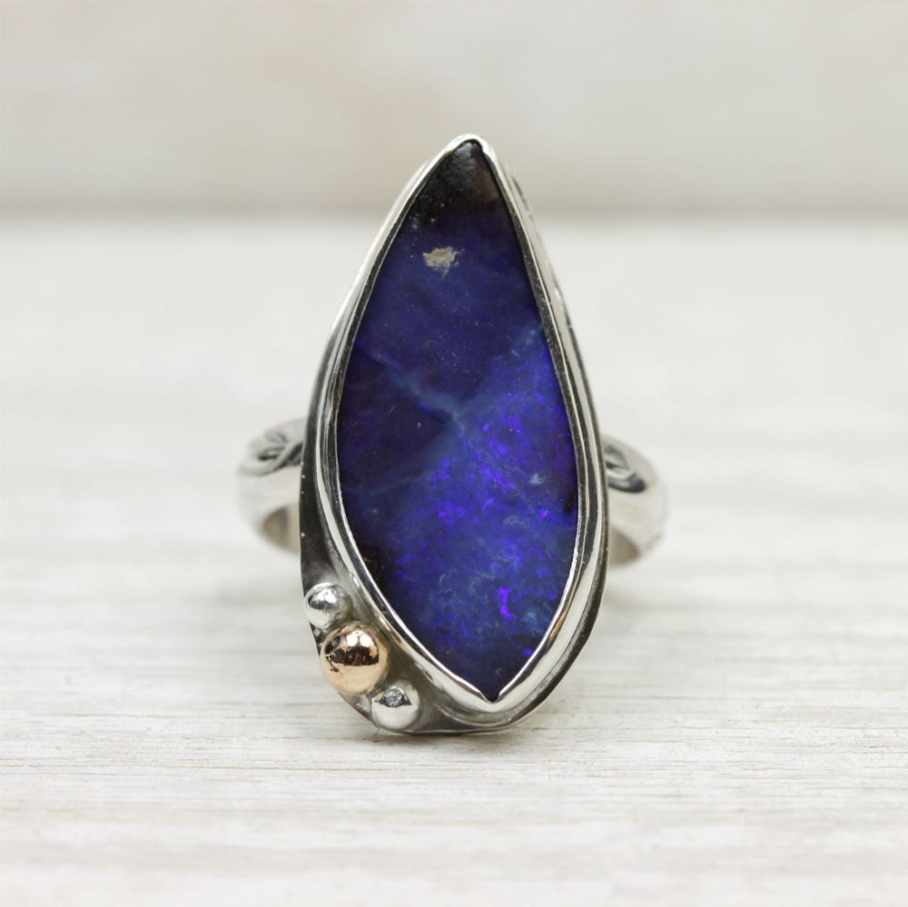 Stunning opal cocktail ring in sterling silver with 10Kt gold