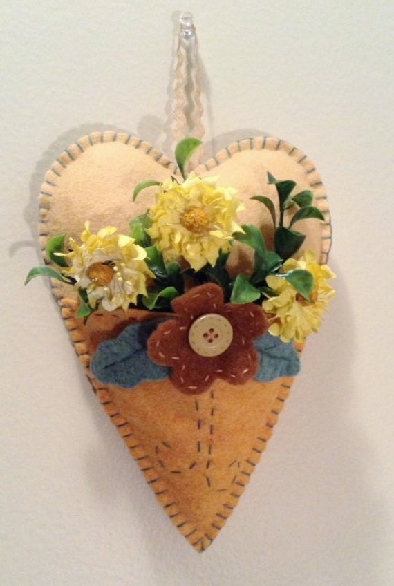 Items similar to Wool Felt Heart Pocket Wall Hanging on Etsy