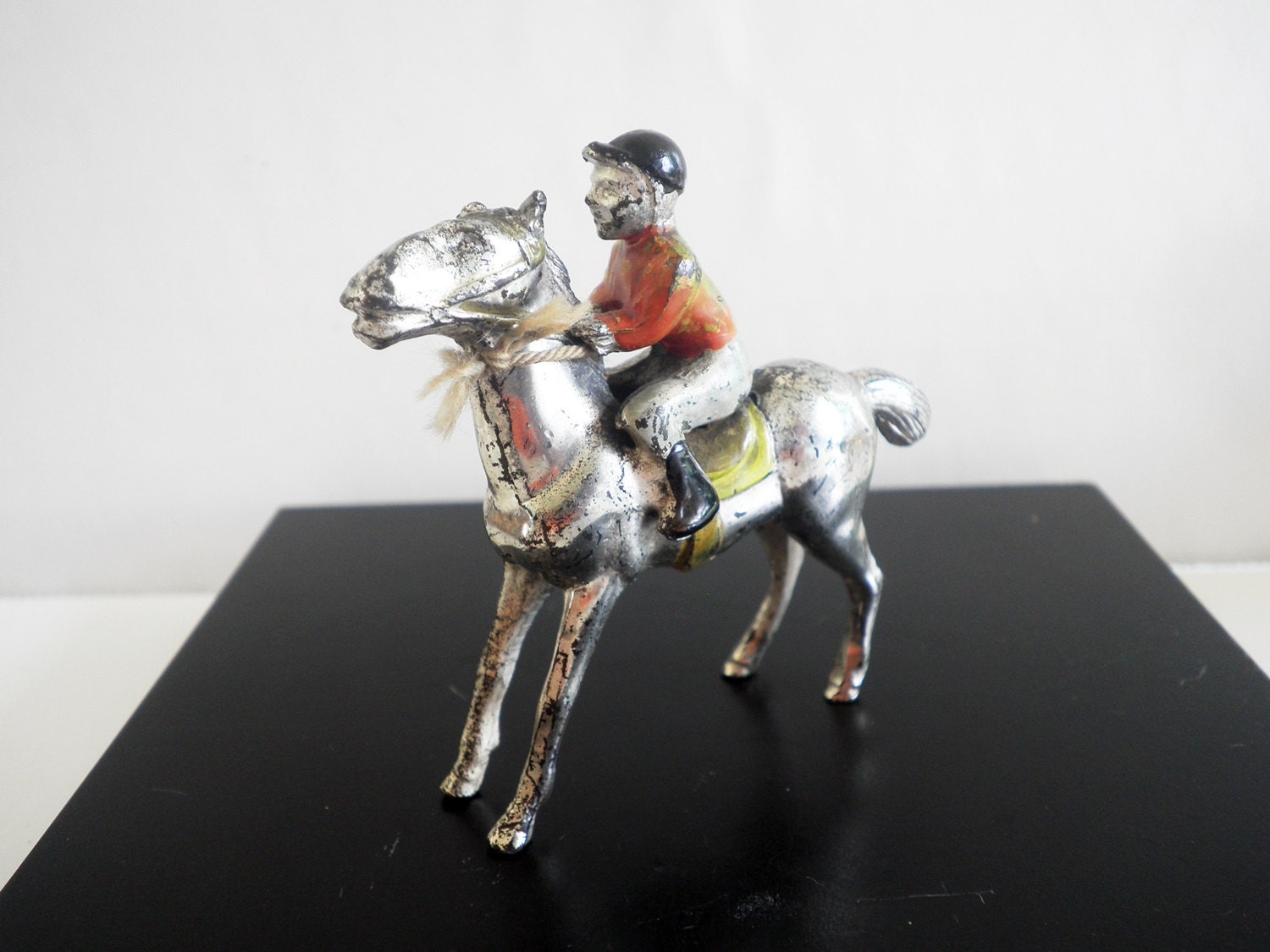 race horse figurines for sale