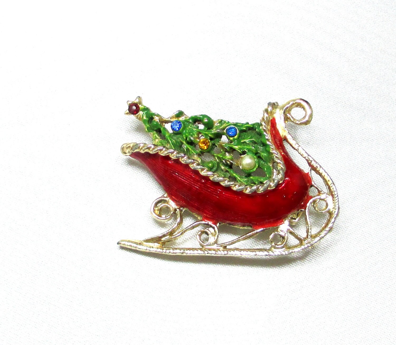 vintage christmas tree sleigh pin faux by mickisvintagejewelry vintage christmas tree sleigh pin faux by mickisvintagejewelry