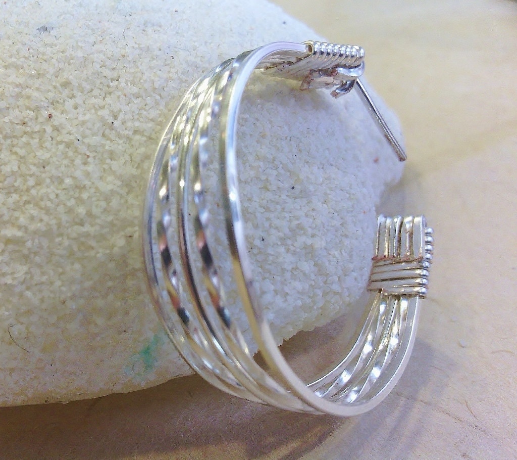 pdf Wire Wrapped Hoop Earring Instructions by pkleinjewelrydesign
