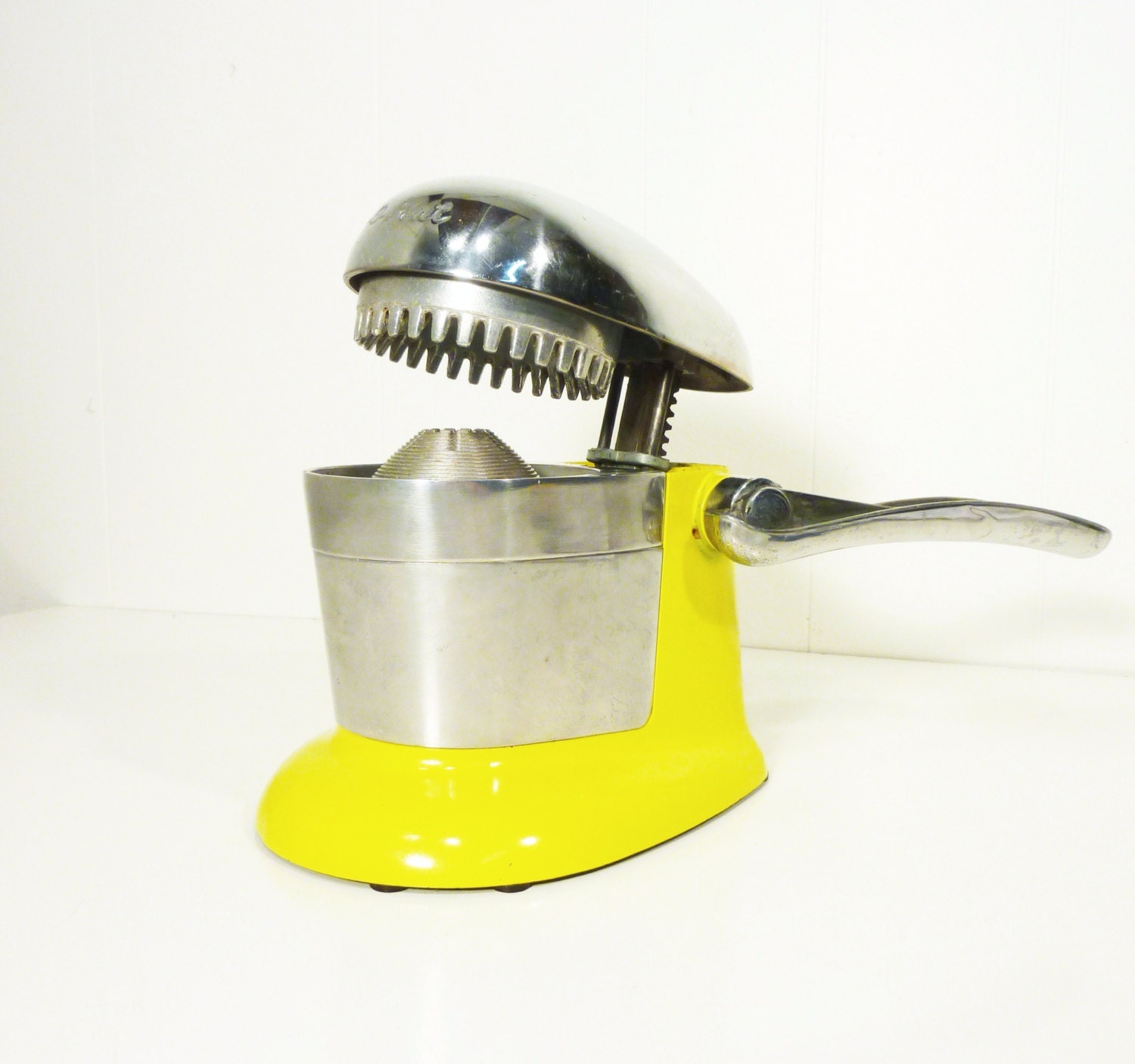 yellow Rival juice o mat vintage juice extractor