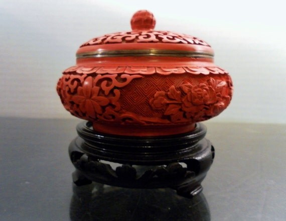 Vintage Carved Cinnabar Chinese Lidded Jar Bowl w Lacquer