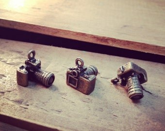 Thick Camera Charms Antique Bronze Large Lens Camera Photography Charm Photo Charm Vintage Style Pendant Charm Jewelry (BD146)