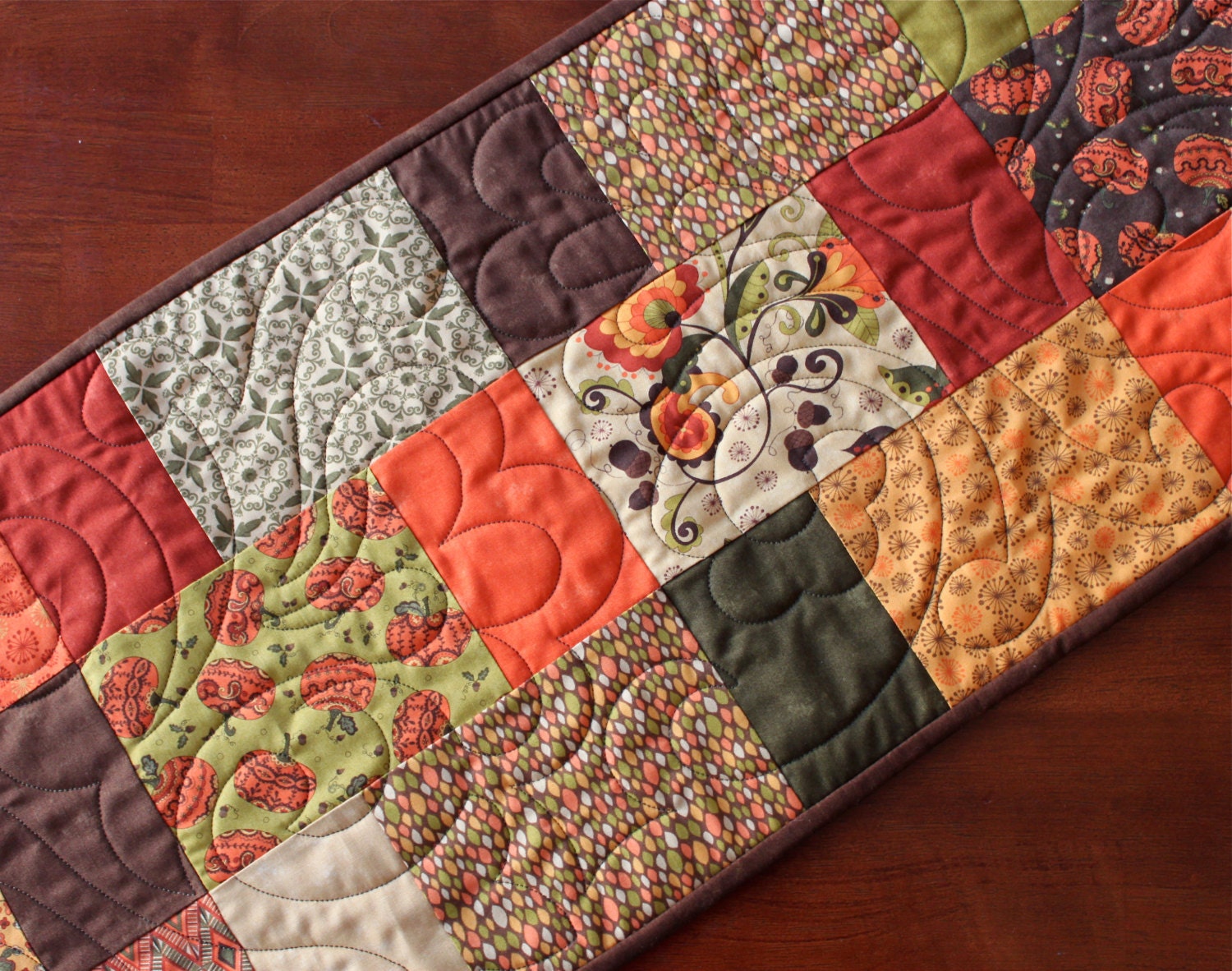 fall-thanksgiving-quilted-table-runner-posh-by-jennymsquilts