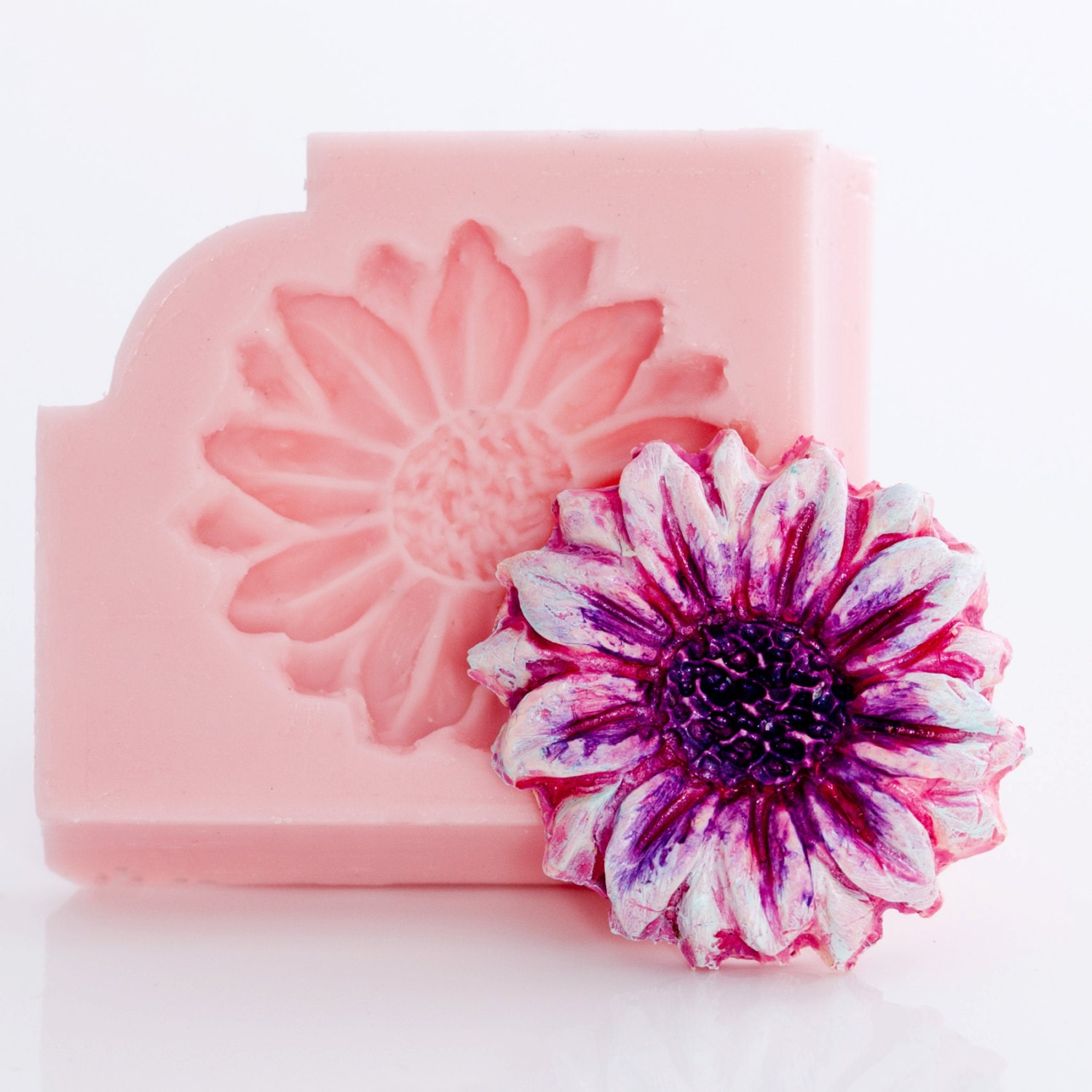 Daisy Flower Silicone Mold/Mould to make 32mm Cabochons for