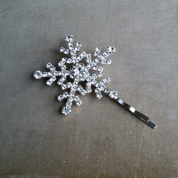 How To Make A Snowflake Hair Clip | winter hair accessories winter wedding hair accessories How To Make A Snowflake Hair Clip | winter hair accessories winter wedding hair accessories
