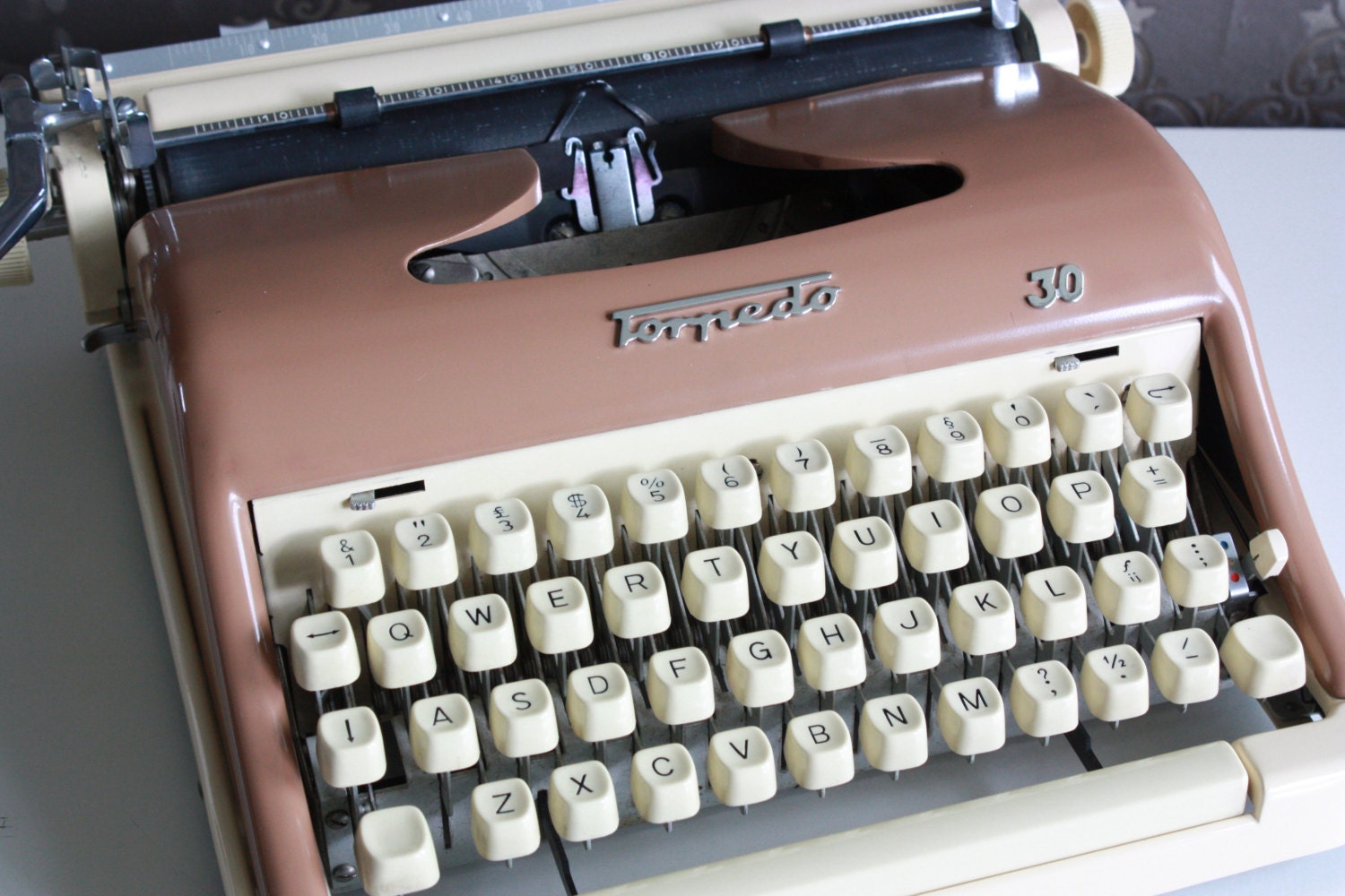 Vintage working Torpedo 30 typewriter cute pastel color