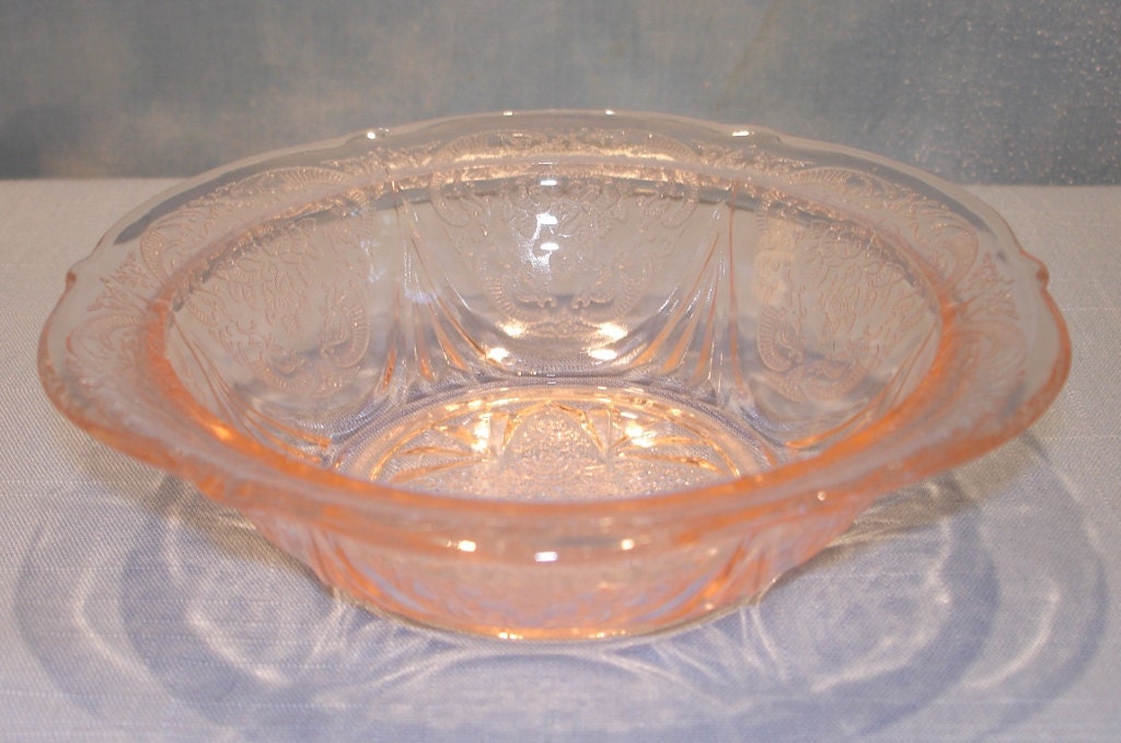 Royal Lace Pink Depression Glass Berry Bowl 5 inch