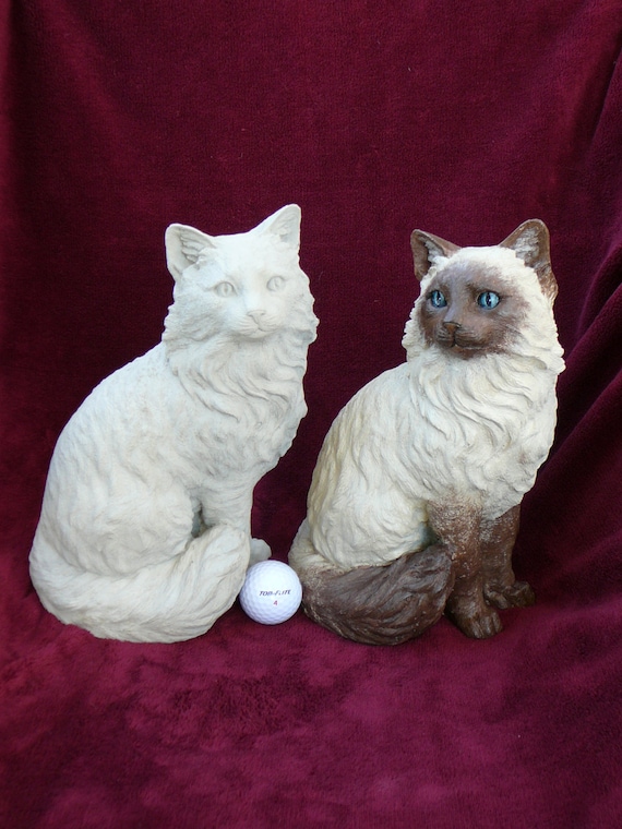 sitting cat statue