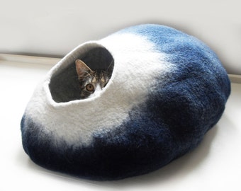Midnight Moon Cat Bed Cat Cave Cat House cat nap cocoon Free Ball - Medium