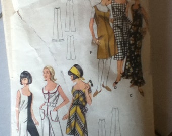 Butterick Jumpsuit Pattern 3552 Size: 10, Bust 31", Waist 24", Hip 33"