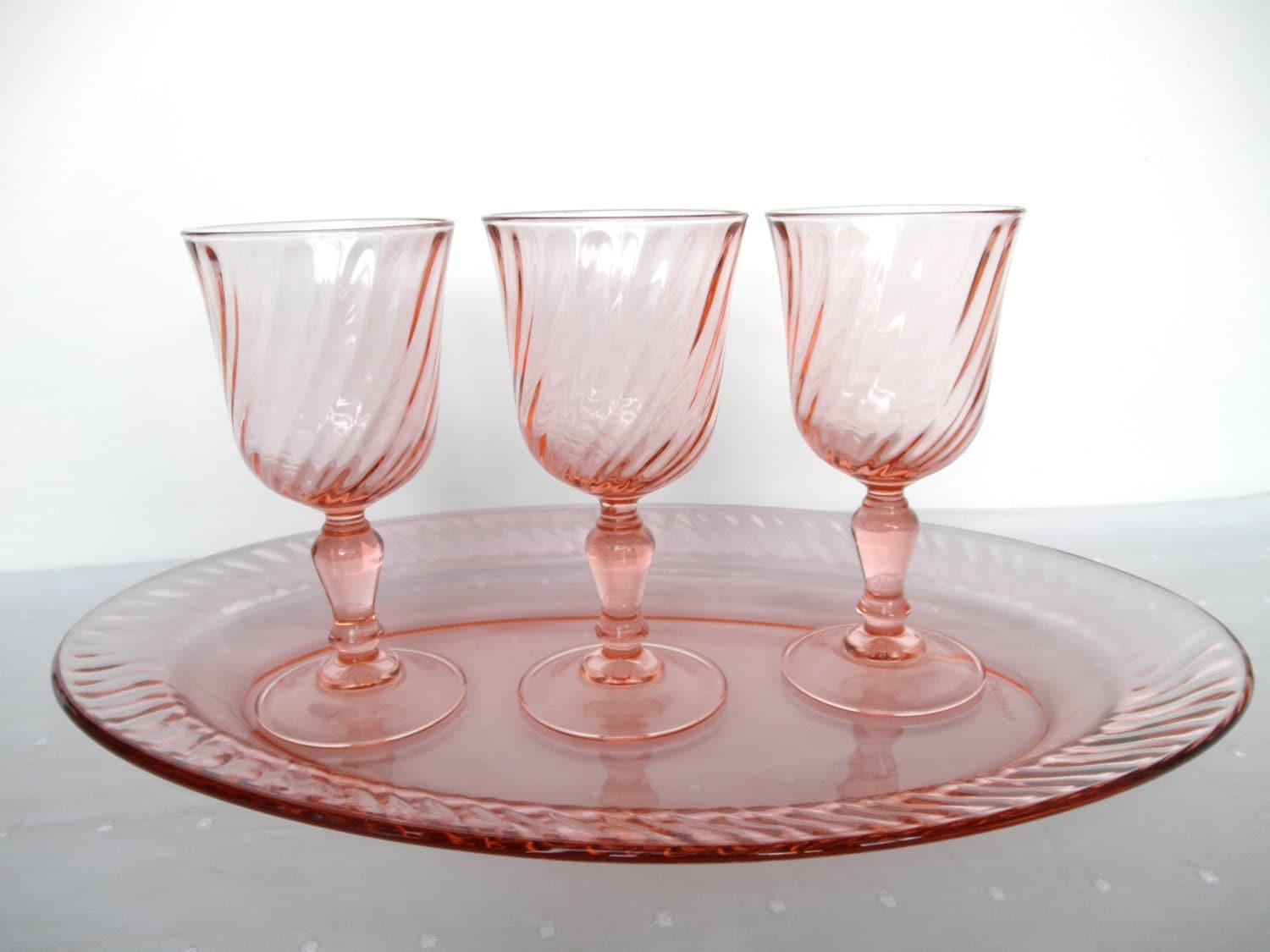 Arcoroc Rosaline Pink Swirl Wine Glasses Made in France 3