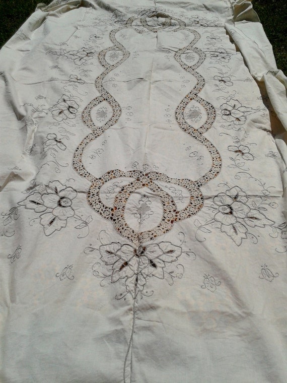 Long Antique Cut out Tablecloth Lace Inlay Handmade Cotton Linen Floral Hand Embroidery Rectangle 10/12 pers Heavy Worked Never Used