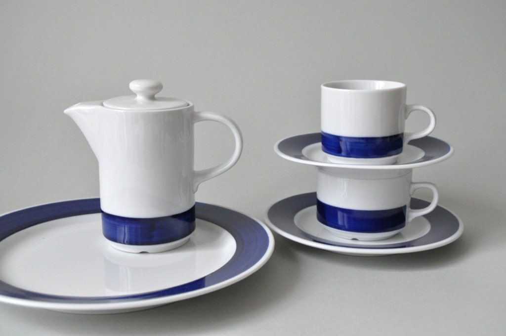 Lovely vintage Kahla tea coffee set with blue stripe hand