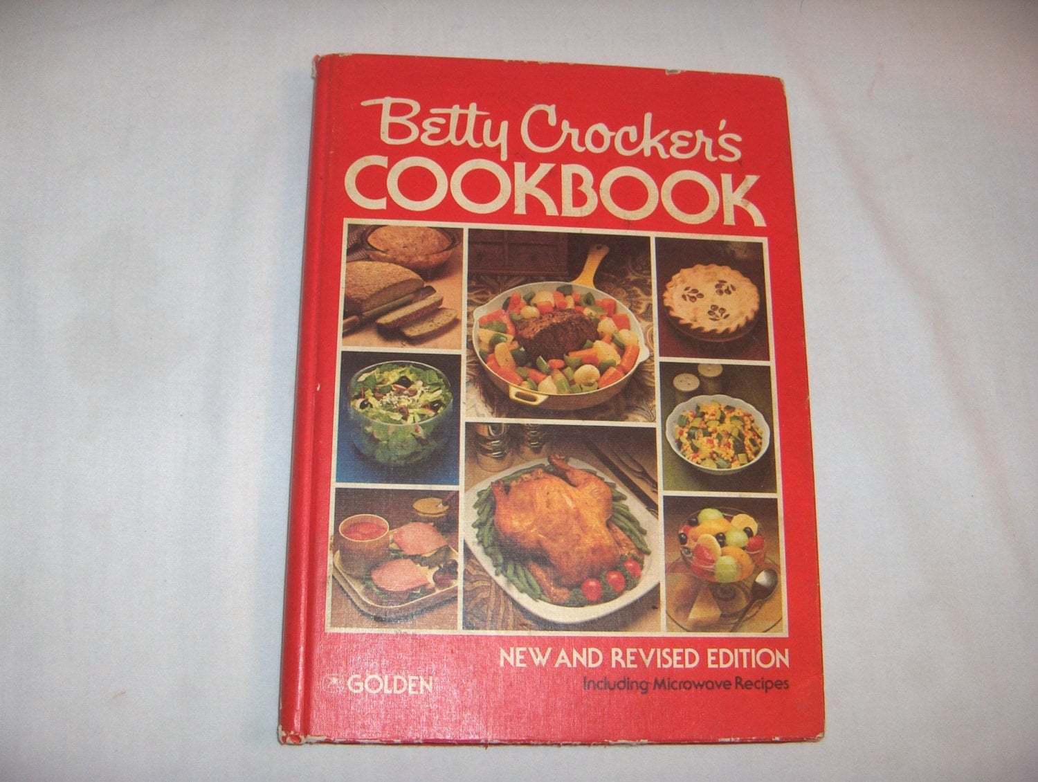 BETTY CROCKERS COOKBOOK Hardcover 1979 Includes Microwave