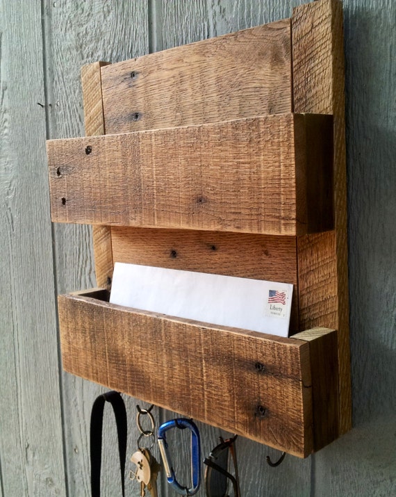 Reclaimed Pallet Wood Mail and Key Rack / The Delilah / No.104