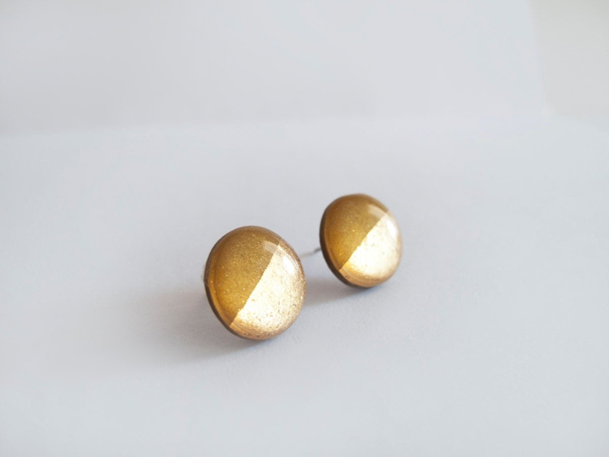 Antique Gold Round Stud Earrings Hypoallergenic Surgical