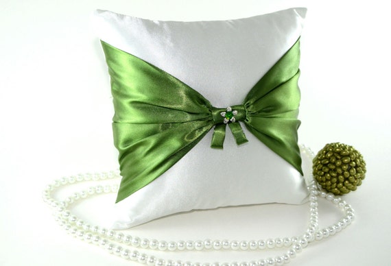 ring bearer pillows spring weddings outside